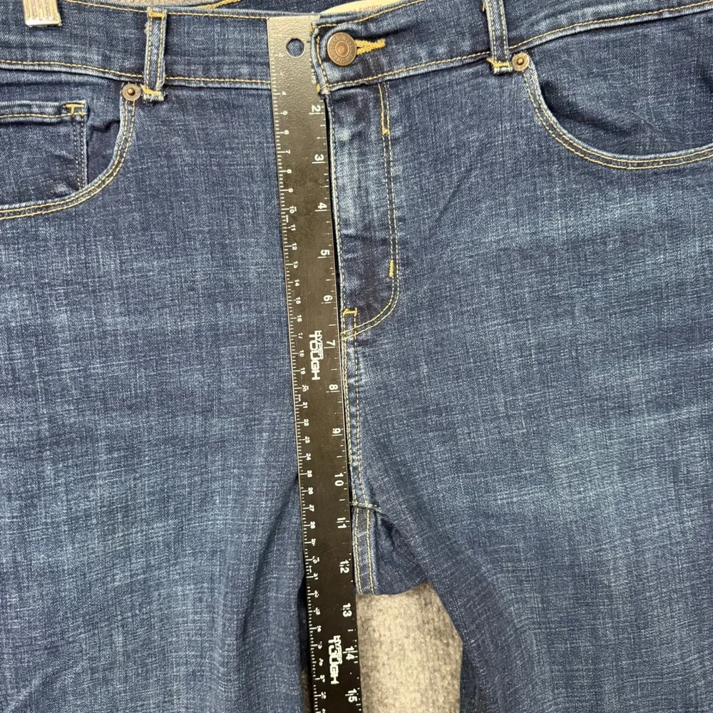 Levis Bermuda Shorts Womens 31 Blue‎ Dark Wash Stretch Denim Mid Rise 34x11.5